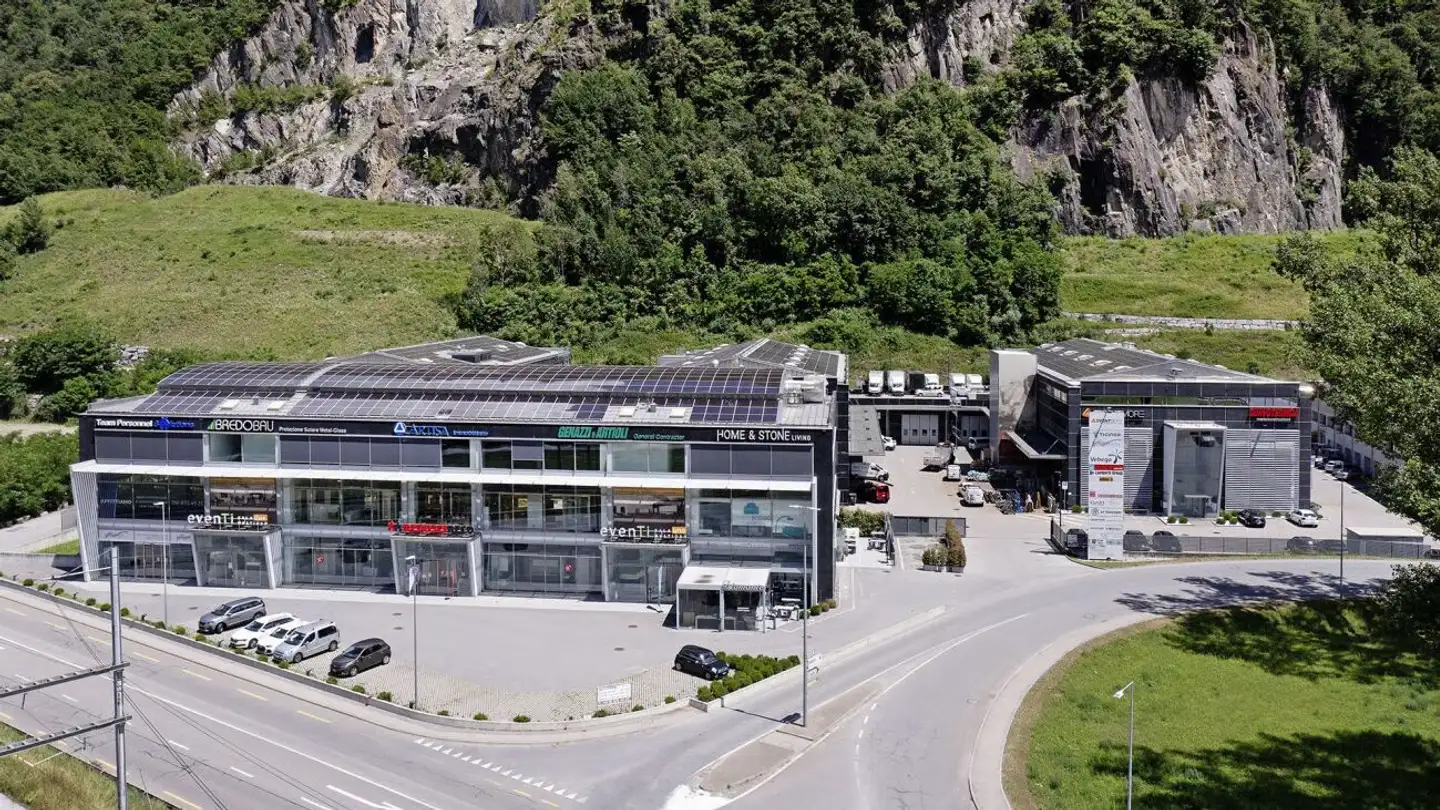 Commercial for rent - Via San Gottardo 18, 6532 Castione