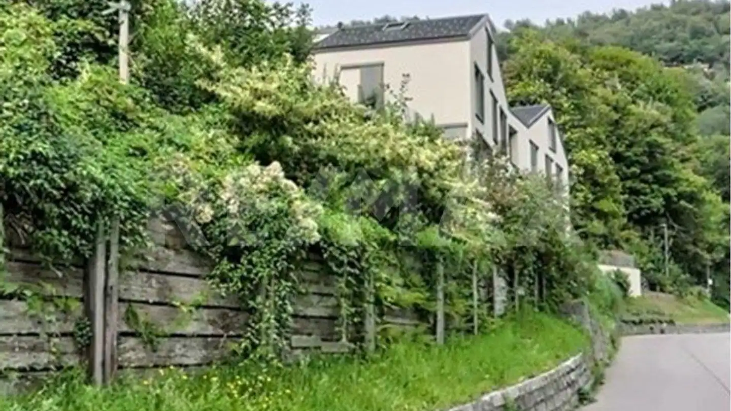 Terrain constructible à vendre - 6956 Lopagno