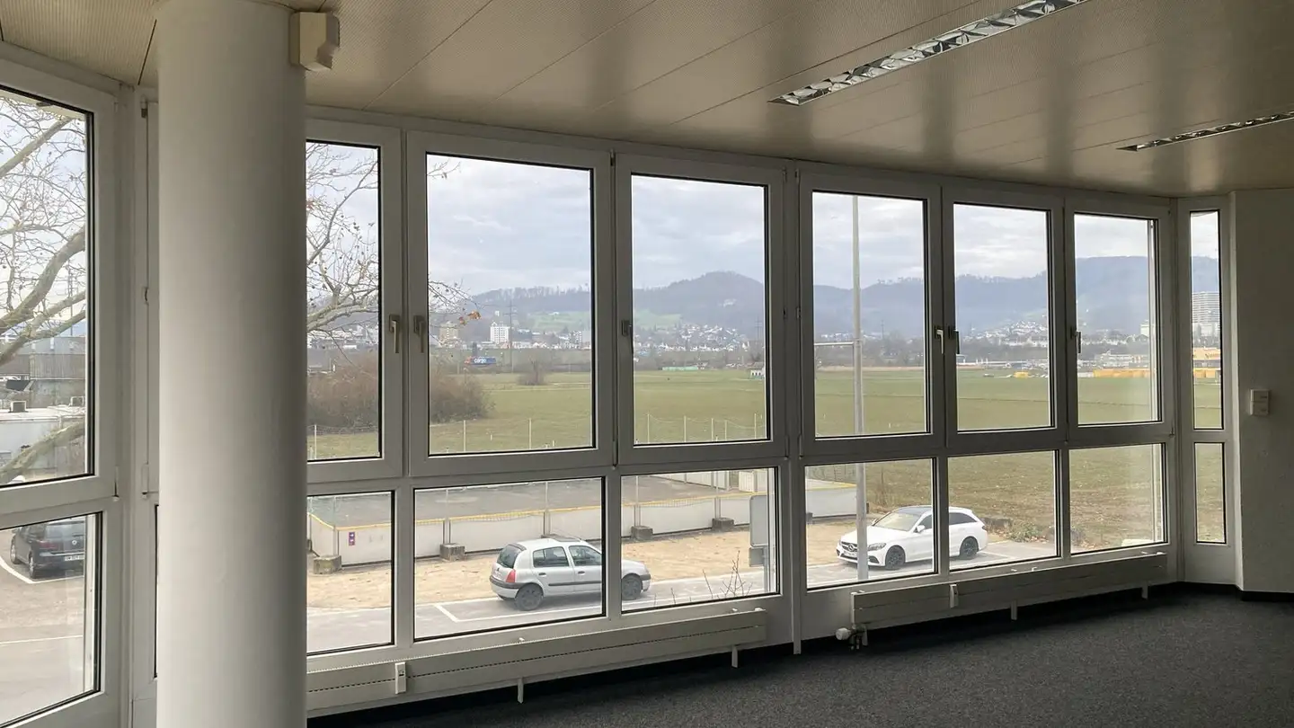 Office space for rent - Netzibodenstrasse 33, 4133 Pratteln