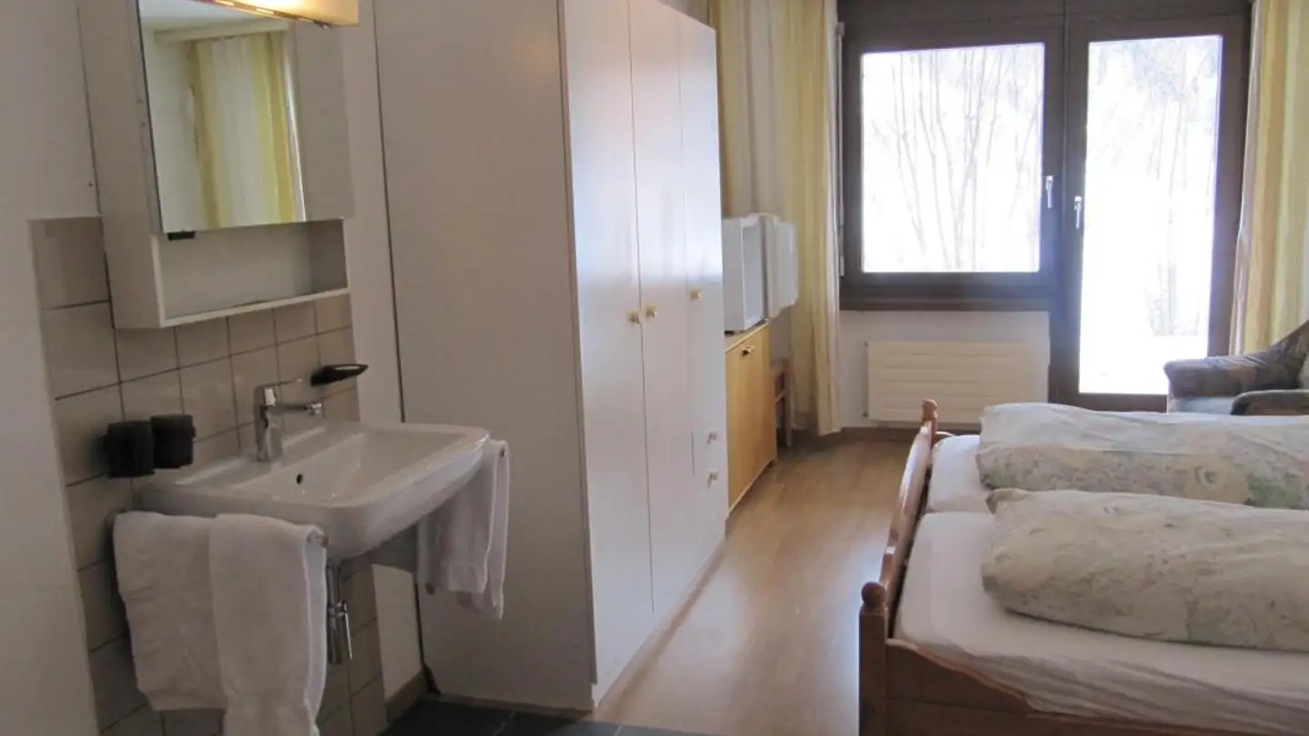 Chambre à louer - Via Disentiserhof 1, 7180 Disentis/Mustér - Photo 3