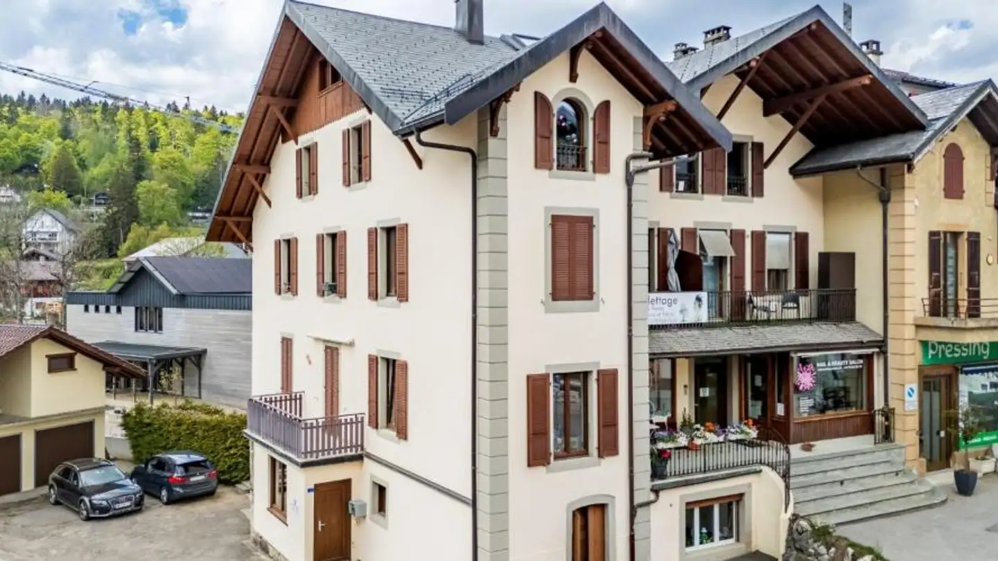 Mischgenutztes Gebäude kaufen - Route De Nyon, 1264 St-Cergue