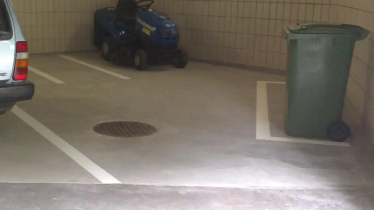 Outdoor parking space for rent - Burgmatt 1, 6340 Baar