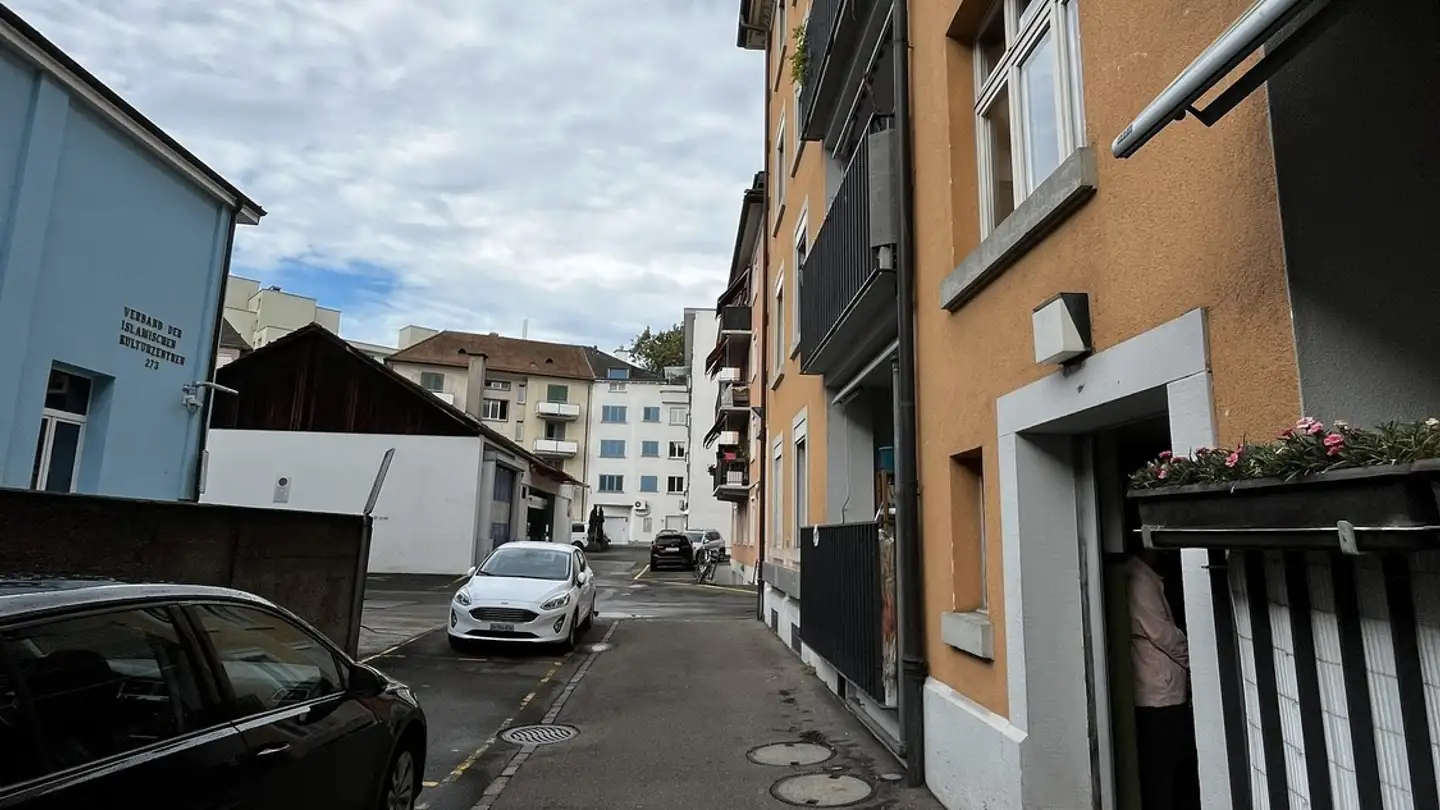 Place de parking extérieure à louer - Birmensdorferstrasse 271, 8055 Zürich - Photo 2