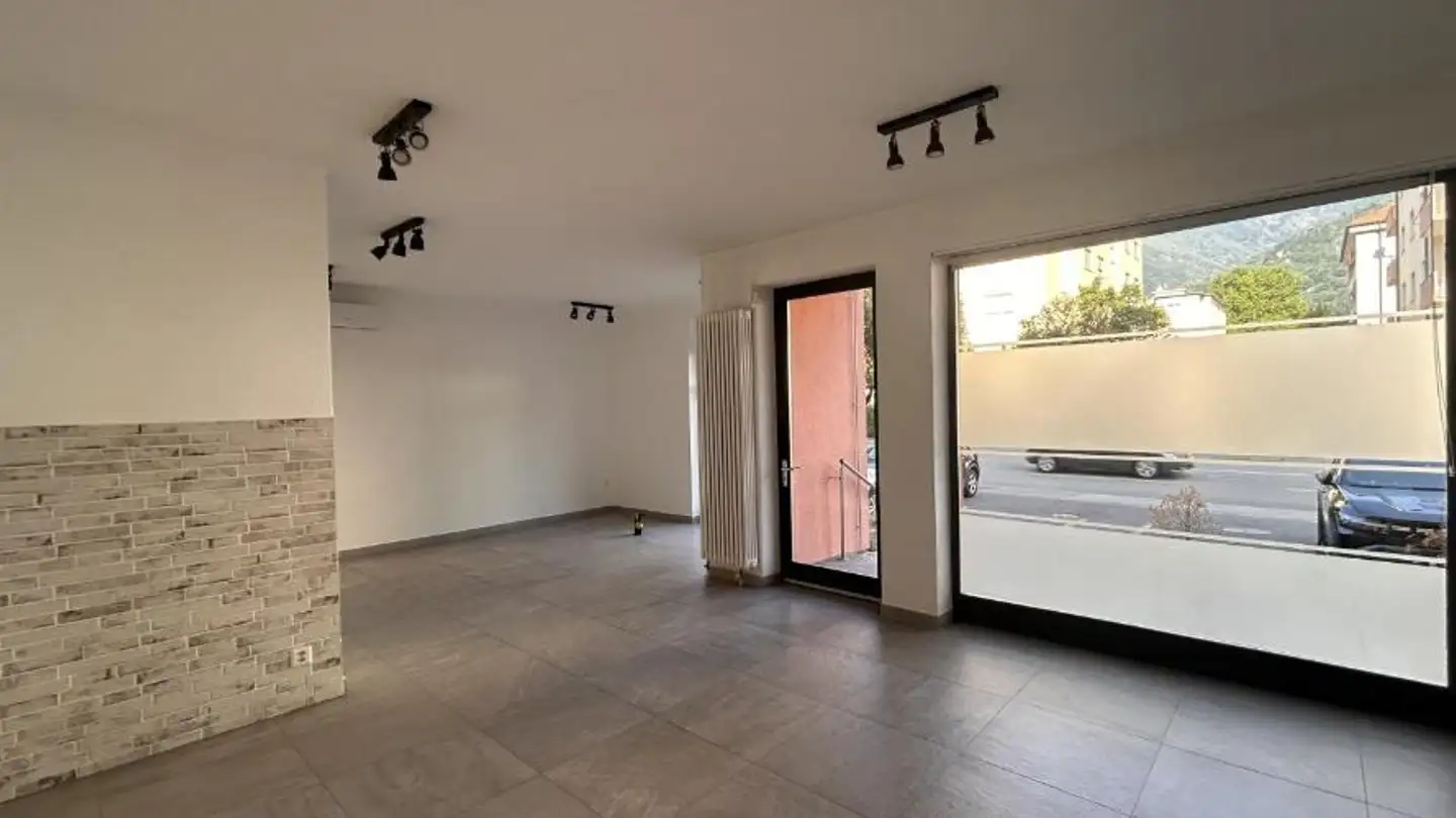Commercial à louer - Via Franco Zorzi 25, 6500 Bellinzona - Photo 2