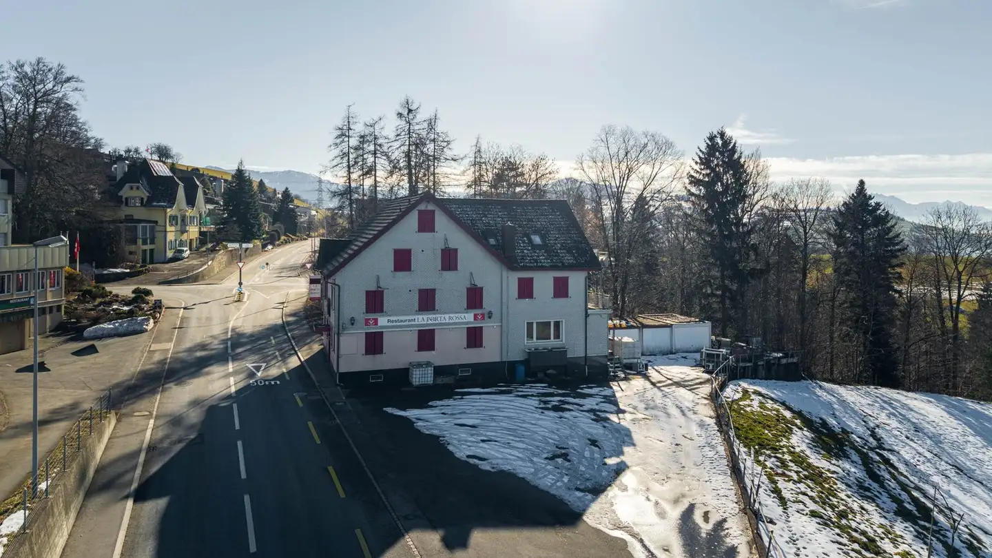 Residential building for sale - Neuheimerstrasse 1, 6313 Edlibach