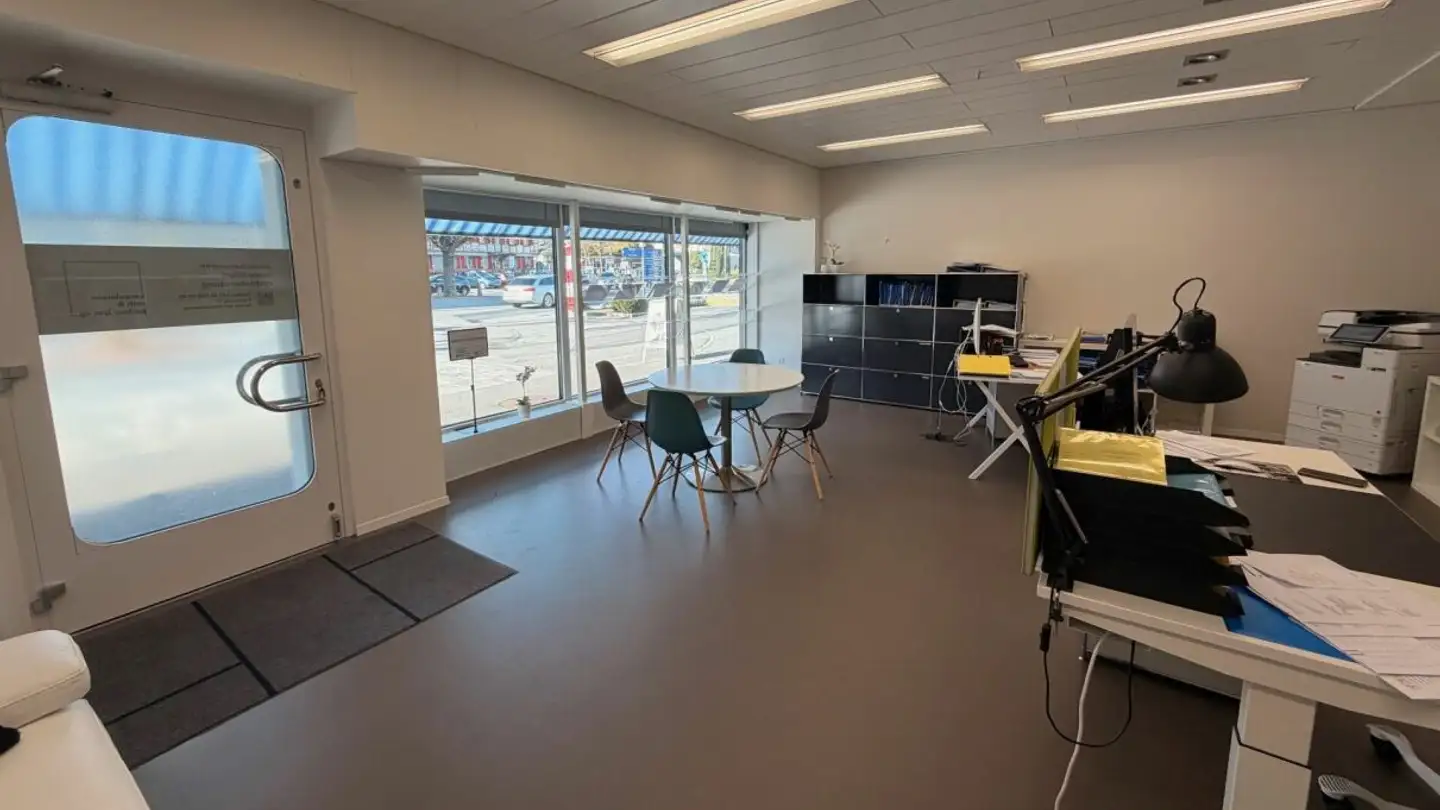 Commercial à louer - Marktplatz 1, 3250 Lyss - Photo 2
