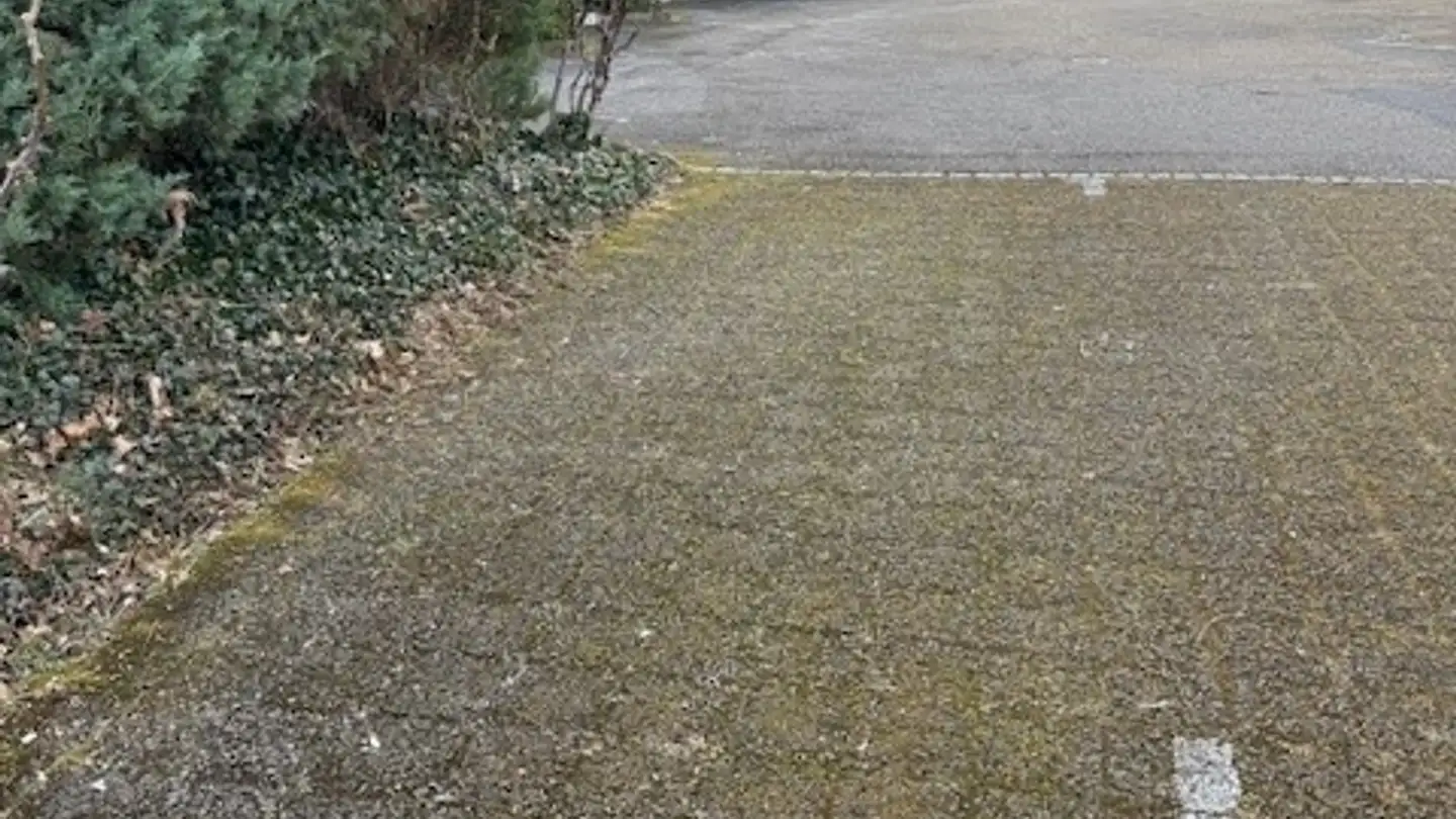 Outdoor parking space for rent - Jurastrasse 2, 4142 Münchenstein