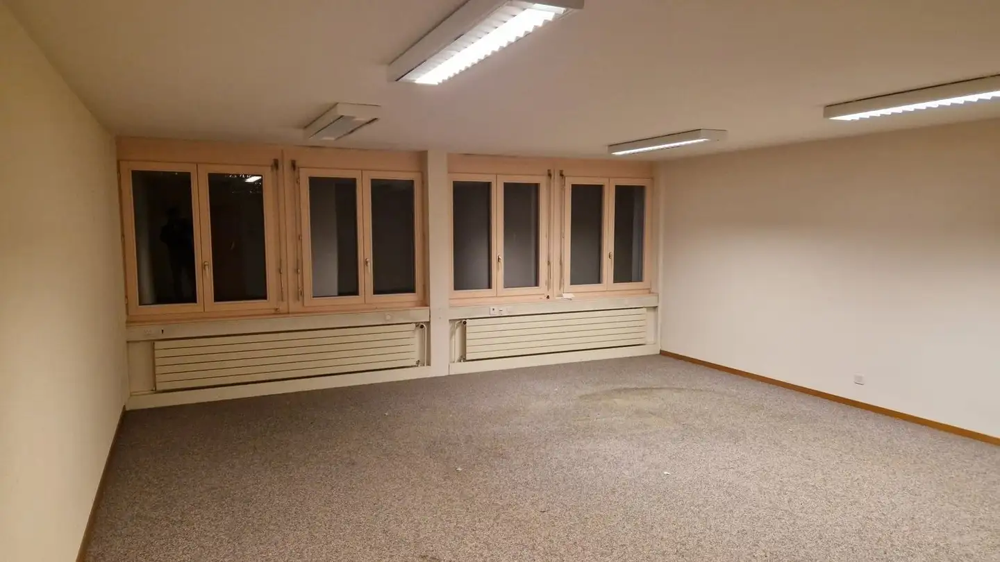 Spazio ufficio in affitto - Rue Du Centre 9, 1772 Grolley - Photo 2