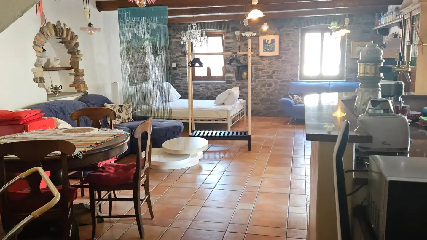 Appartamento in affitto - Via Loco 2, 6572 Quartino