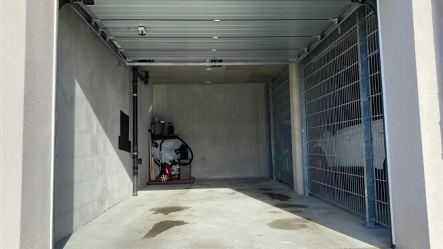 Outdoor parking space for sale - Avenue De La Gare, 1523 Granges-près-Marnand