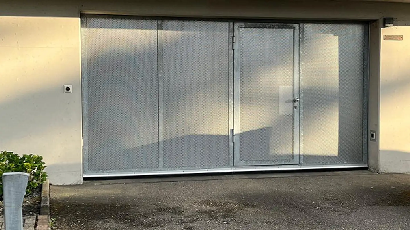 Place de parking souterraine à louer - Brunnhaldenweg 45, 4852 Rothrist