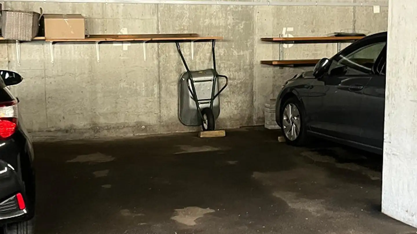 Place de parking souterraine à louer - Brunnhaldenweg 45, 4852 Rothrist - Photo 3
