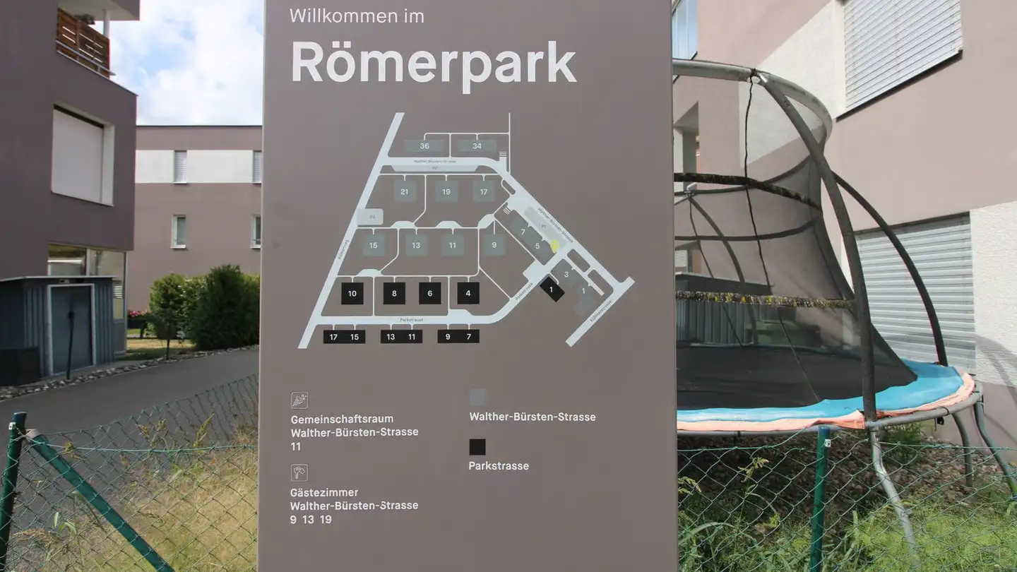 Tiefgaragenstellplatz kaufen - Parkstrasse 6, 5036 Oberentfelden - Foto 2