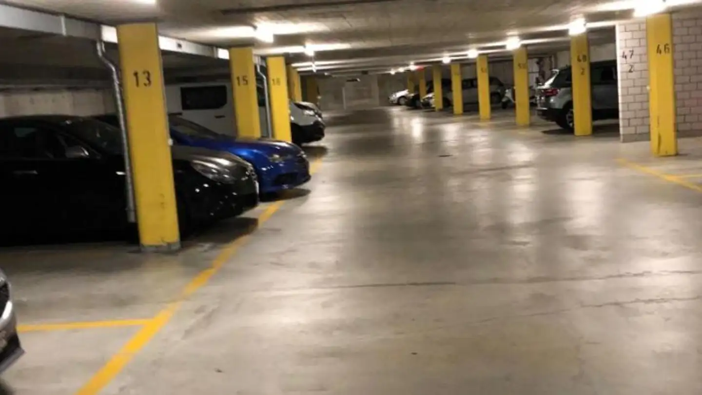 Parcheggio interno per moto in affitto - Wallisellerstrasse 161, 8152 Opfikon - Foto 2