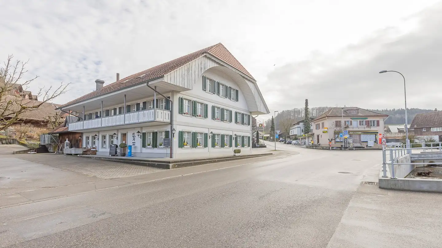 Edificio ad uso misto in vendita - Dorfstrasse 79, 4917 Melchnau - Photo 3