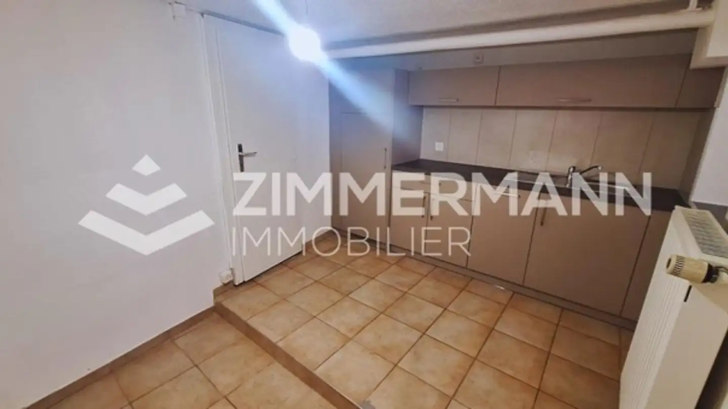 Commercial for rent - Rue Centrale, 1880 Bex