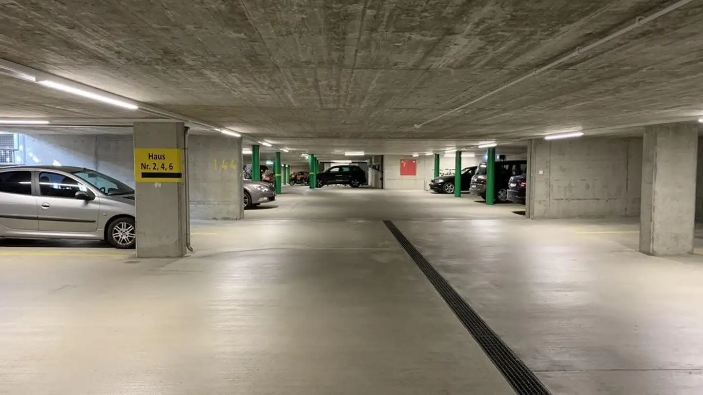 Outdoor parking space for rent - Steinen 1, 8718 Schänis - Photo 2