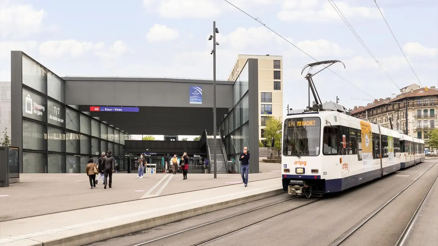 Ristorante in affitto - Avenue De La Gare-Des-Eaux-Vives 5, 1207 Genève - Photo 2