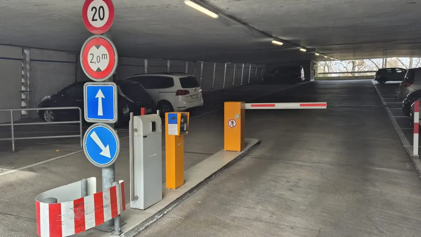 Tiefgaragenstellplatz mieten - Badenweilerstrasse 41, 4057 Basel