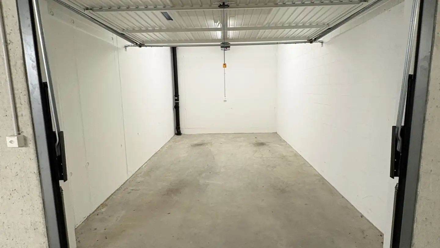 Single garage for rent - Chindegartewäg 10, 8197 Rafz