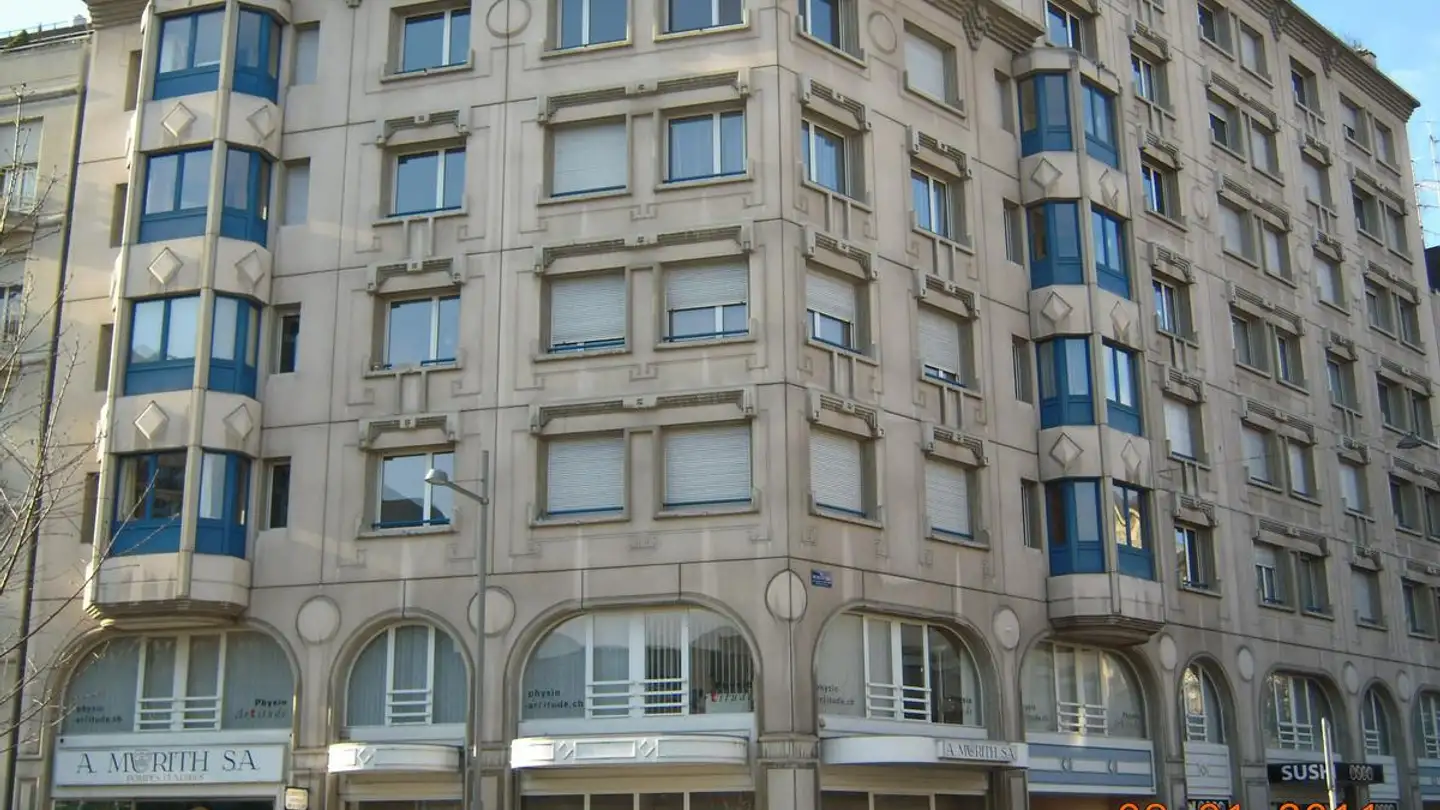 Place de parking couverte à louer - Rue Micheli-Du-Crest 22, 1205 Genève