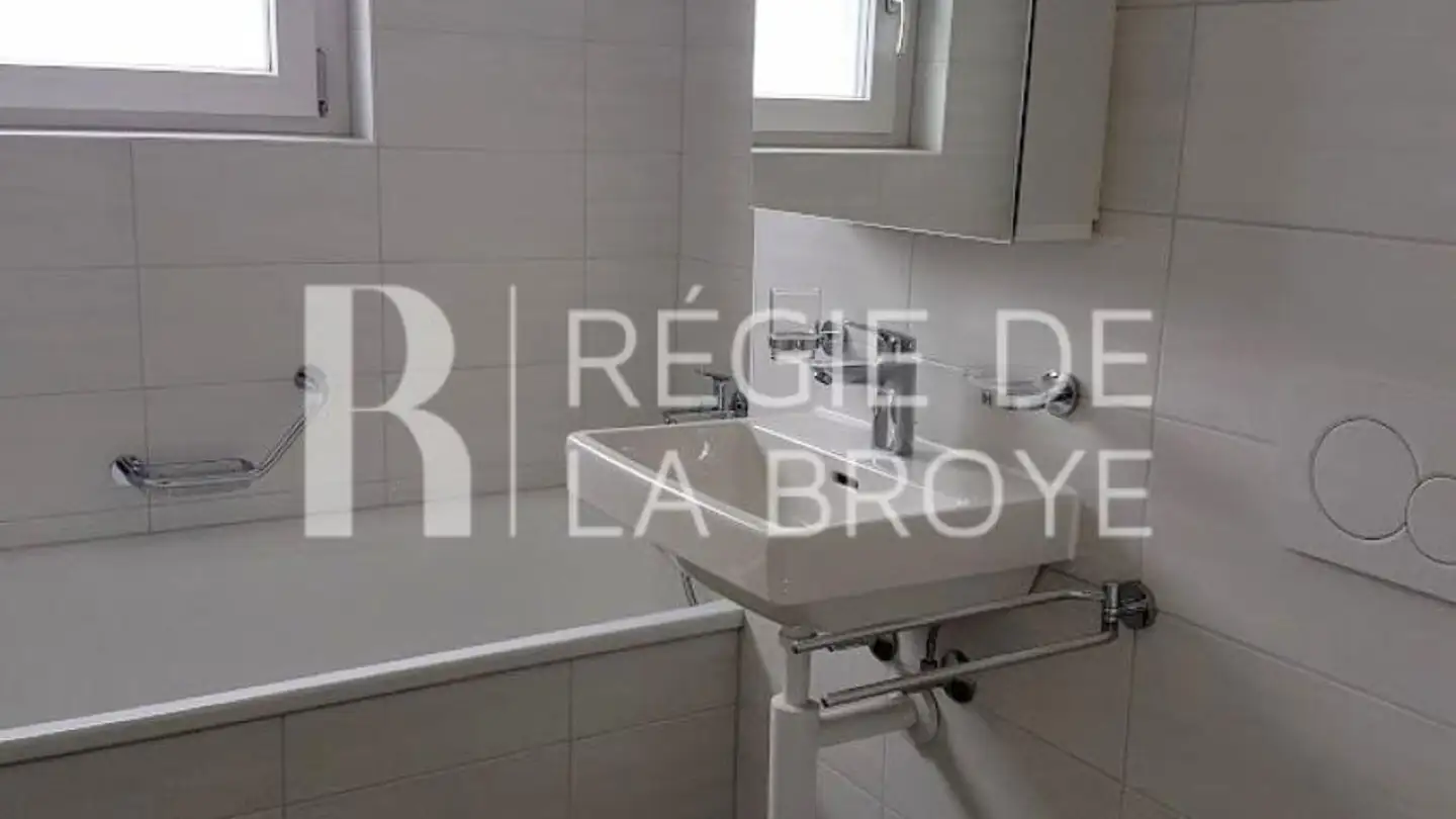 Appartement à louer - Route Bas-Des-Esserts 17, 1774 Cousset - Photo 4