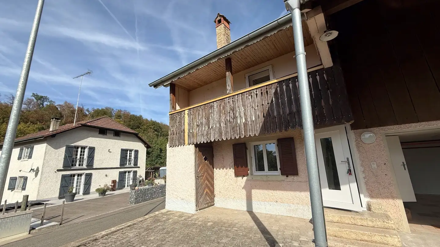 Duplex for rent - 2935 Beurnevésin