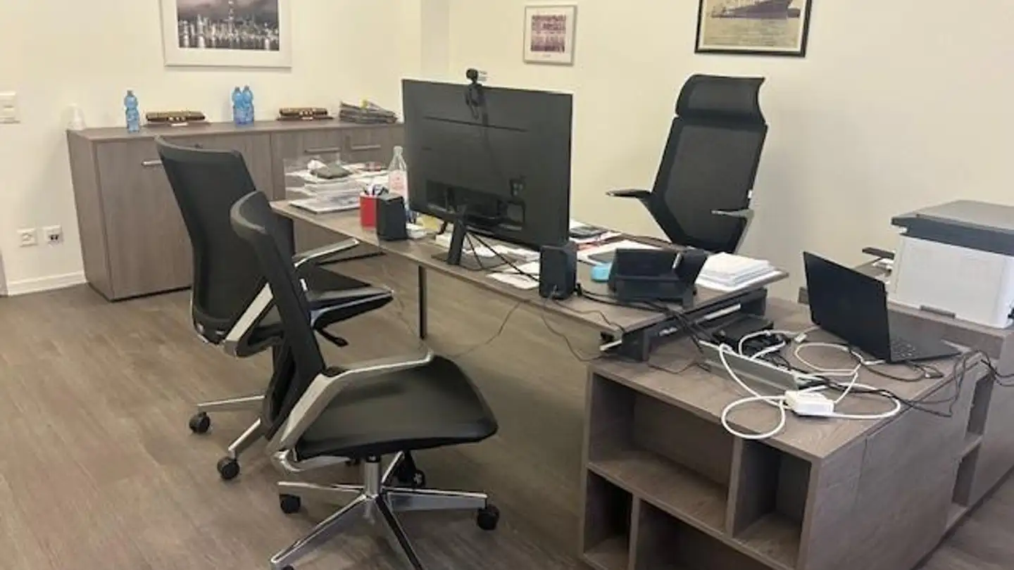 Office space for rent - 6900 Paradiso - Photo 3