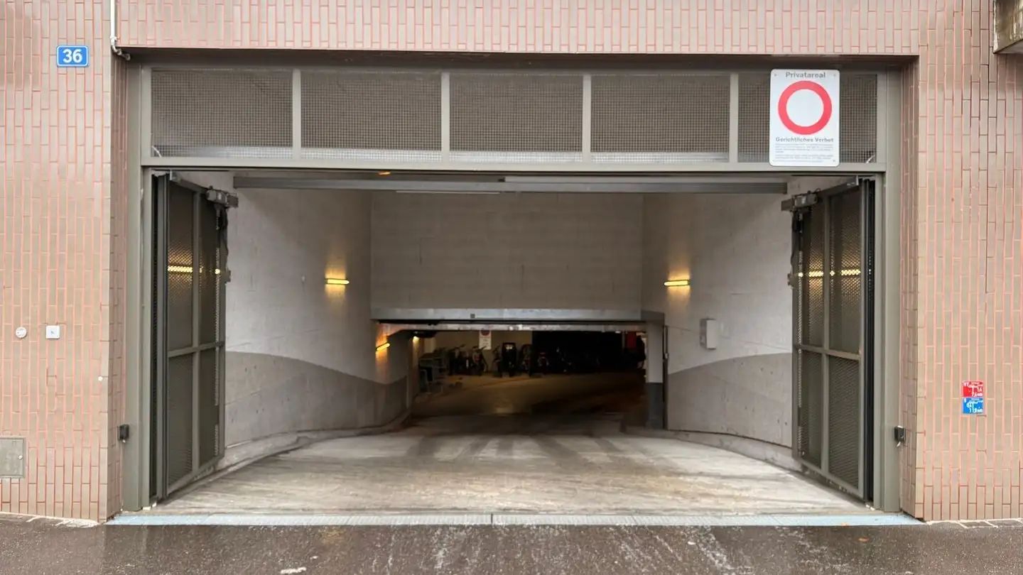 Place de parking souterraine à louer - Tangentenweg 36, 4058 Basel - Photo 2
