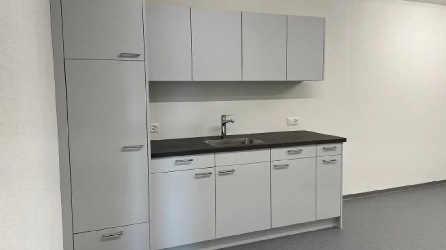 Spazio ufficio in affitto - Riedmattstrasse 9, 8153 Rümlang