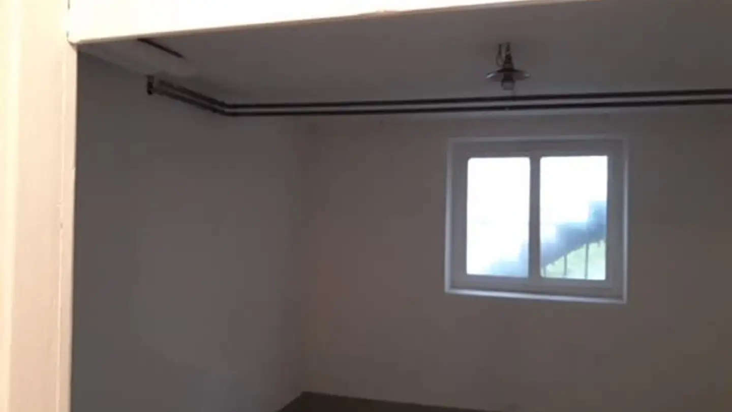 Commercial à louer - Neuweilerstrasse 100, 4054 Basel