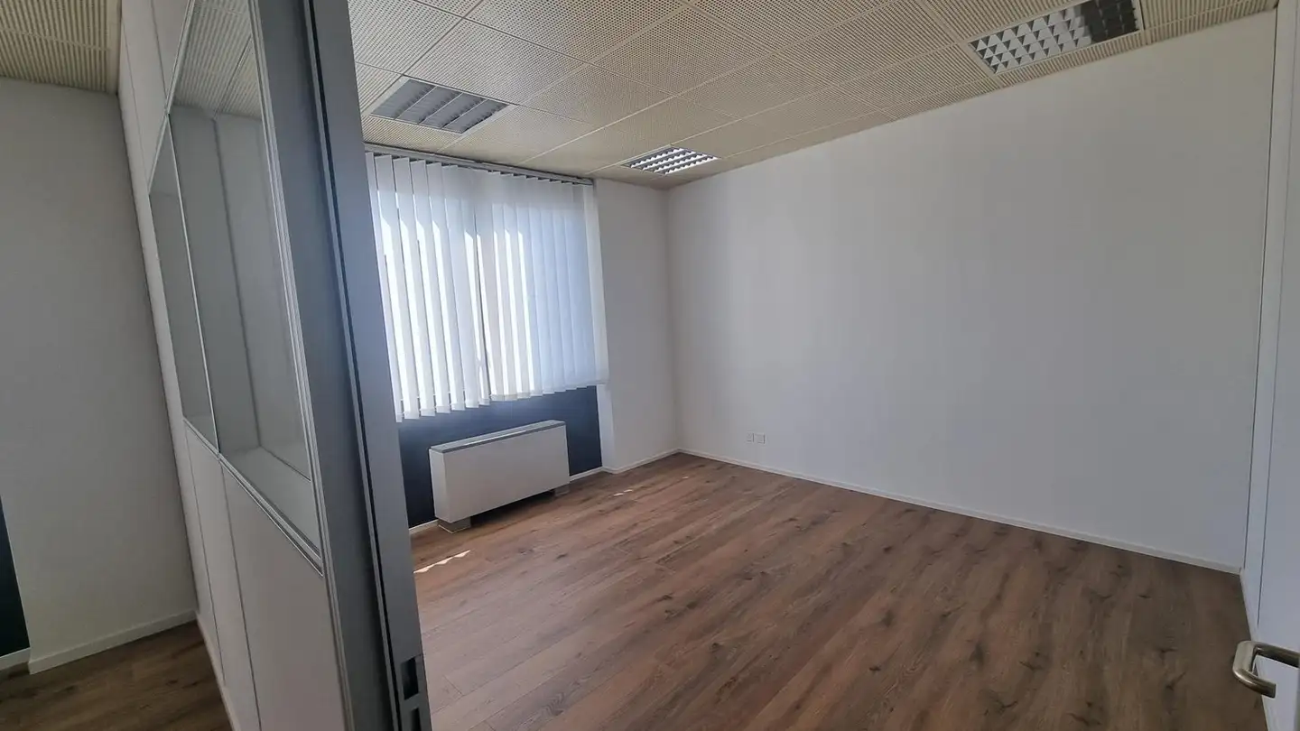 Spazio ufficio in affitto - Via Antonio Ciseri 23, 6600 Locarno - Photo 4