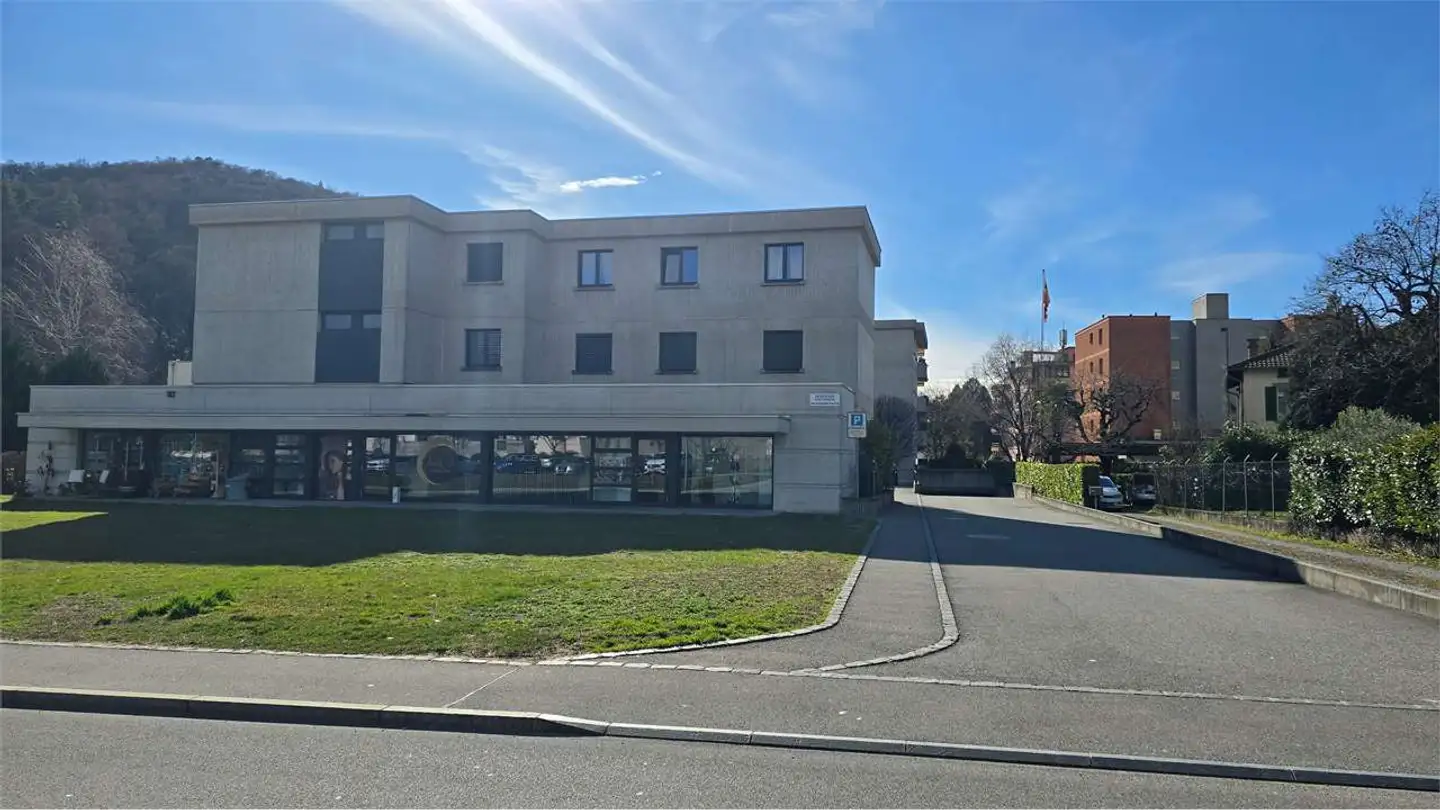 Outdoor parking space for sale - Via Stazione 17a, 6987 Caslano