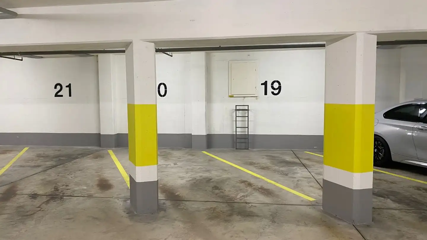 Parcheggio sotterraneo in affitto - Affolternstrasse 10, 8050 Zürich - Photo 2