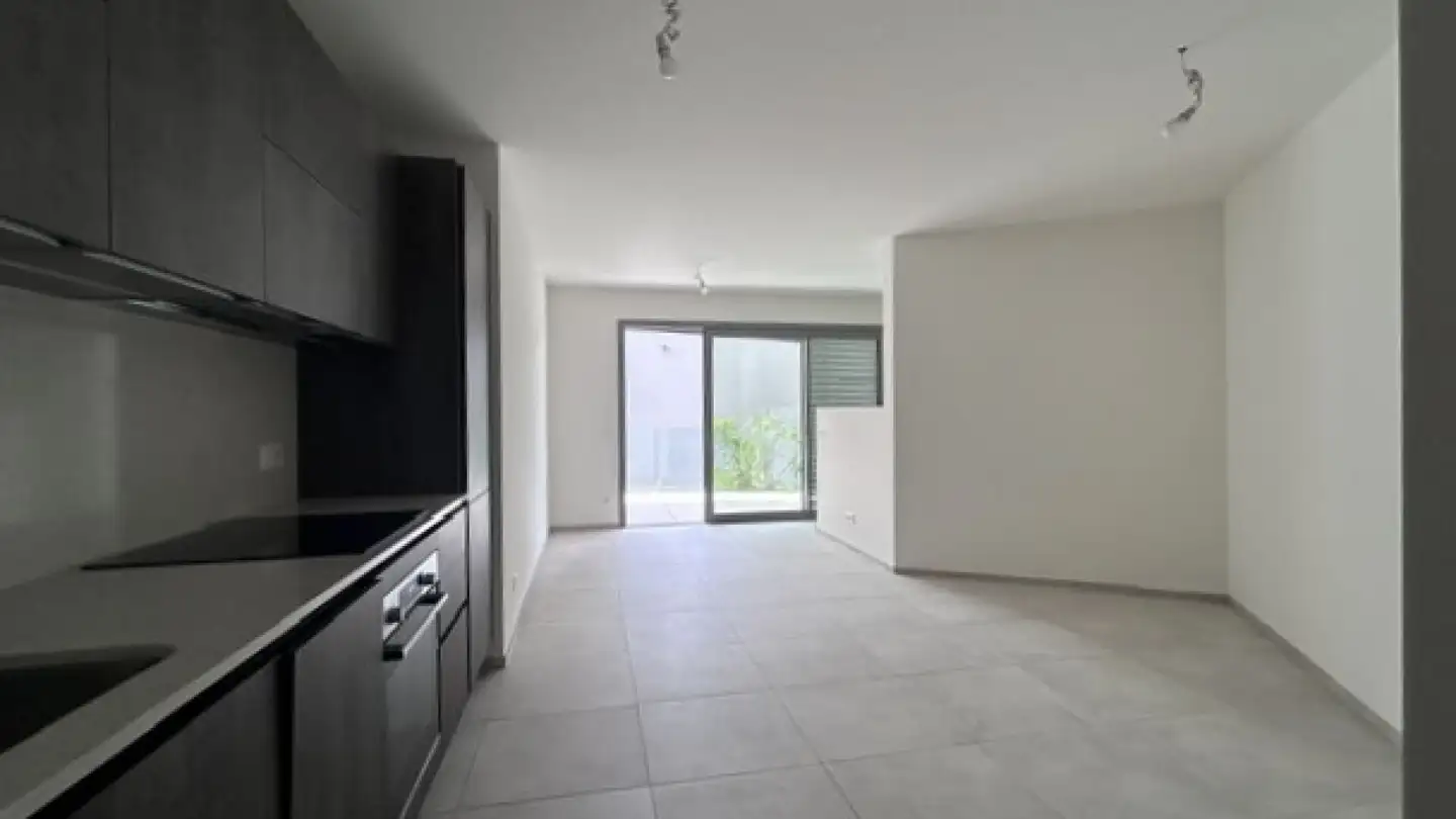 Apartment for rent - Via Strada Vecchia, 6582 Pianezzo - Photo 2