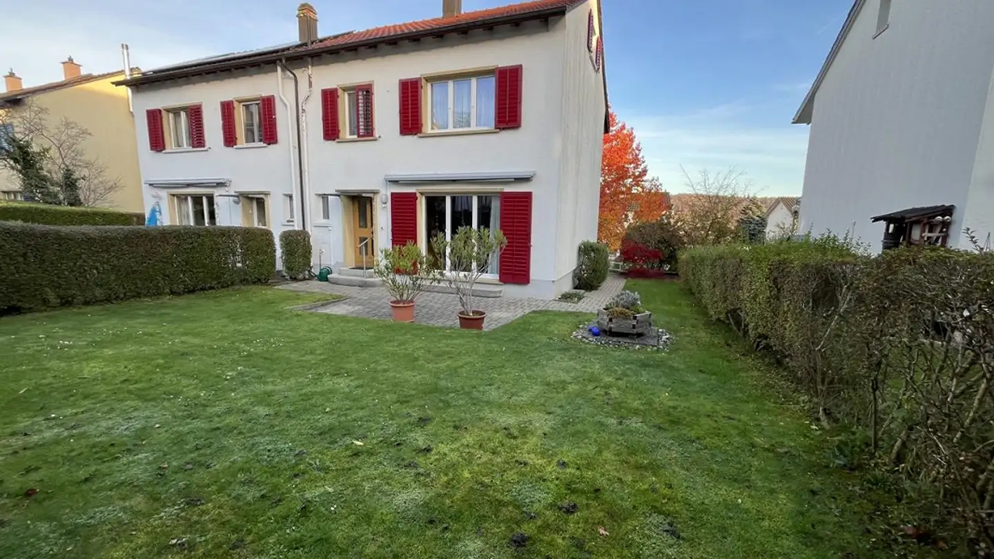 Casa bifamiliare in vendita - Hegaustrasse 19, 8212 Neuhausen am Rheinfall - Photo 2