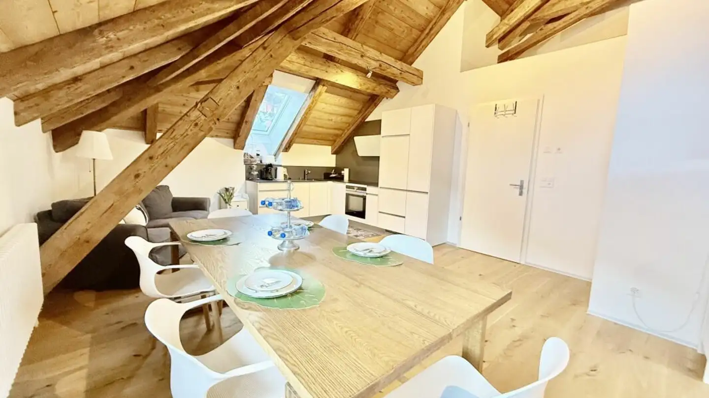 Mixed-use building for sale - 3953 Leuk Stadt