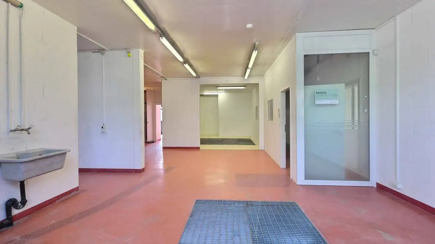 Commercial for rent - Route De La Conversion 271, 1093 La Conversion - Photo 2