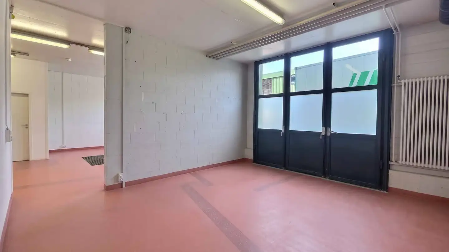 Commercial for rent - Route De La Conversion 271, 1093 La Conversion - Photo 3