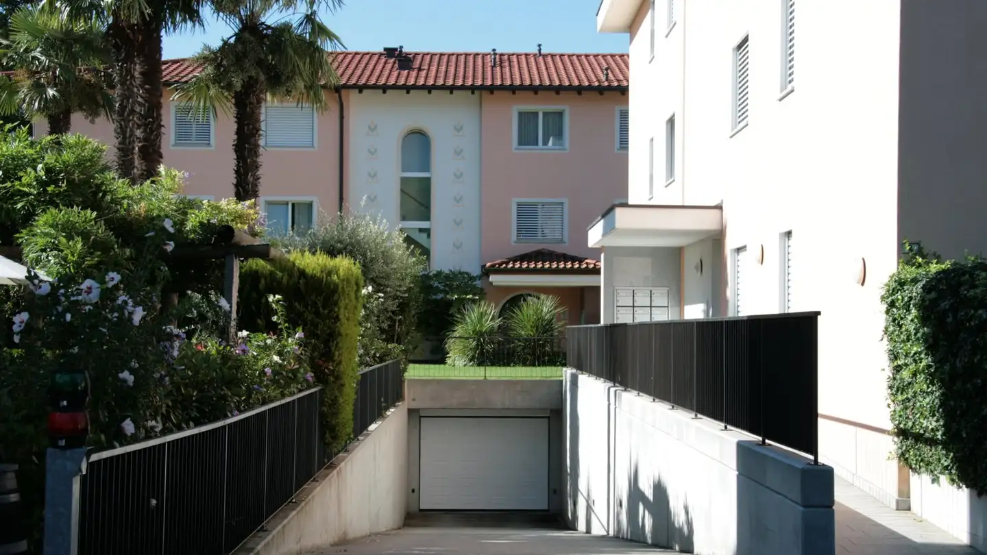 Garage individuel à louer - Via Muraccio 10, 6612 Ascona