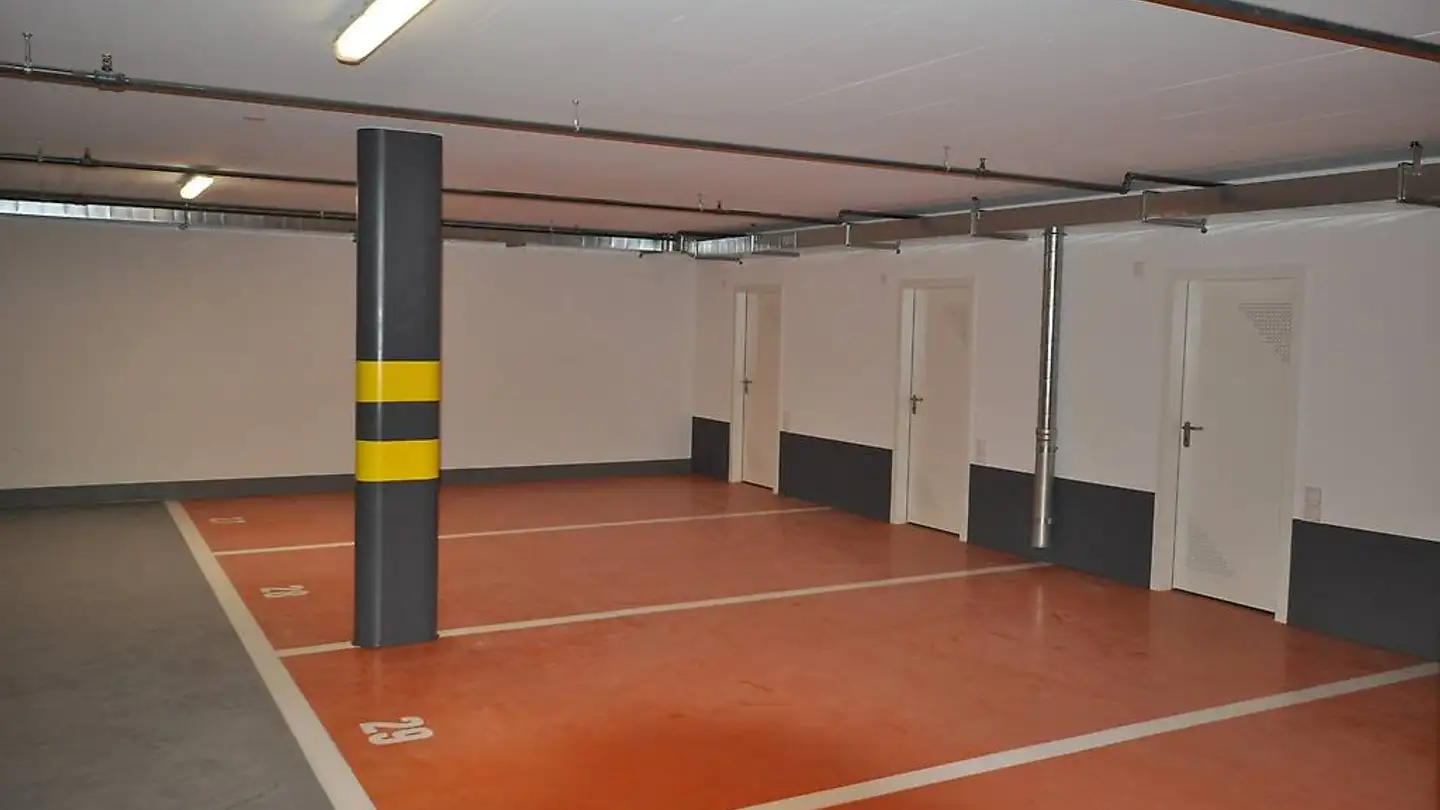 Covered parking space for rent - Via Monte Generoso 2, 6877 Coldrerio