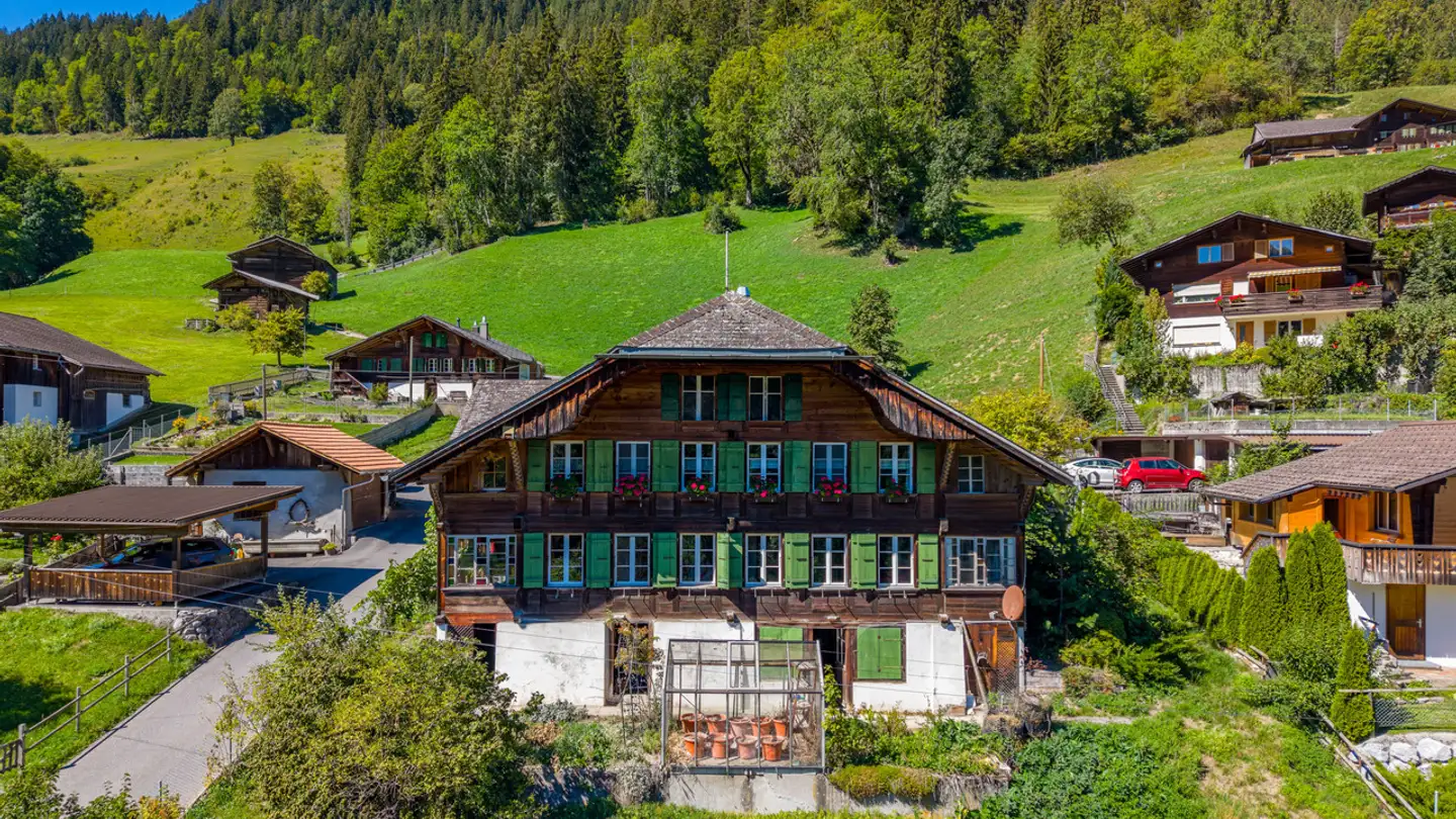 Höhlenhaus kaufen - Mosenriedgasse, 3770 Zweisimmen