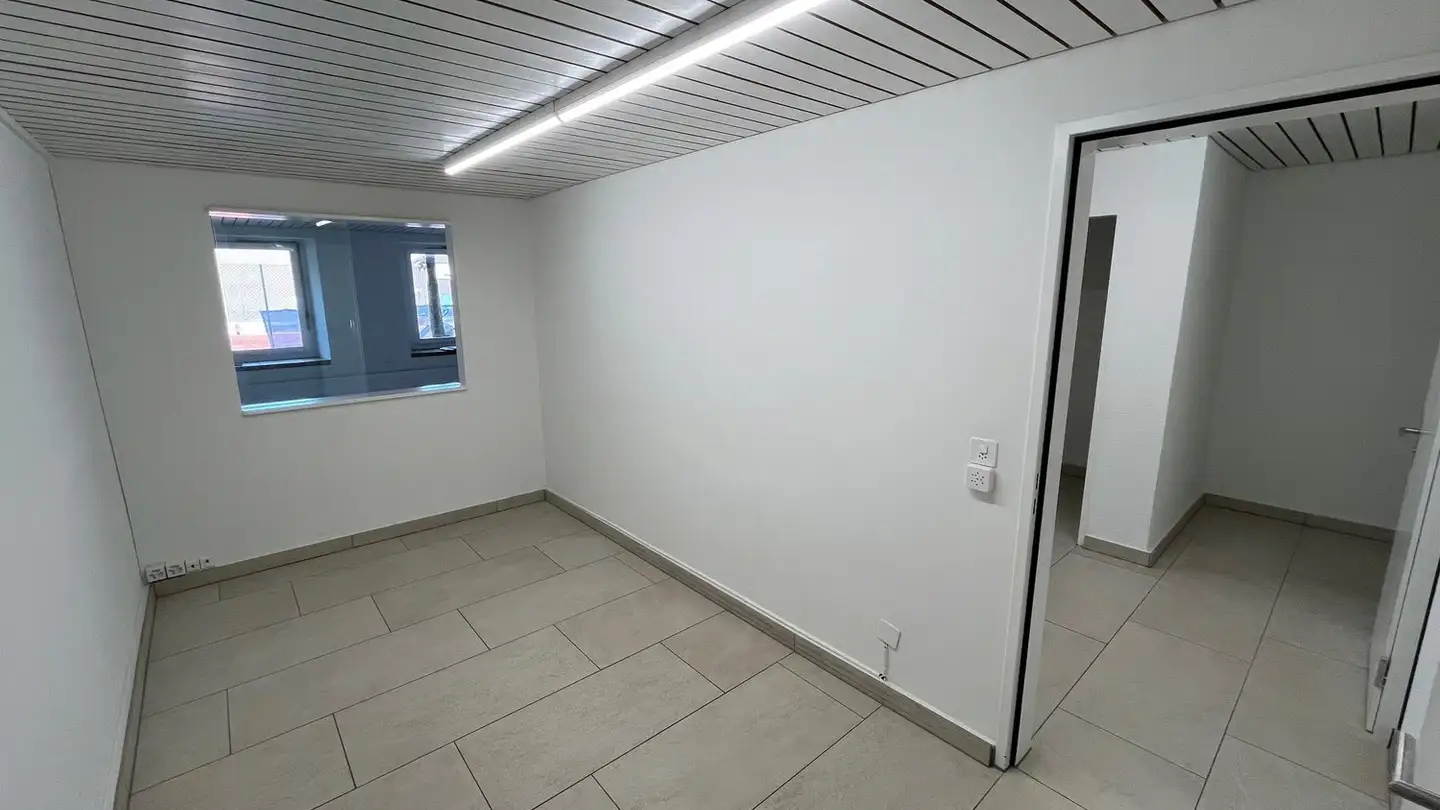 Gewerbe mieten - Zimmerwaldstrasse 10, 3122 Kehrsatz - Foto 2