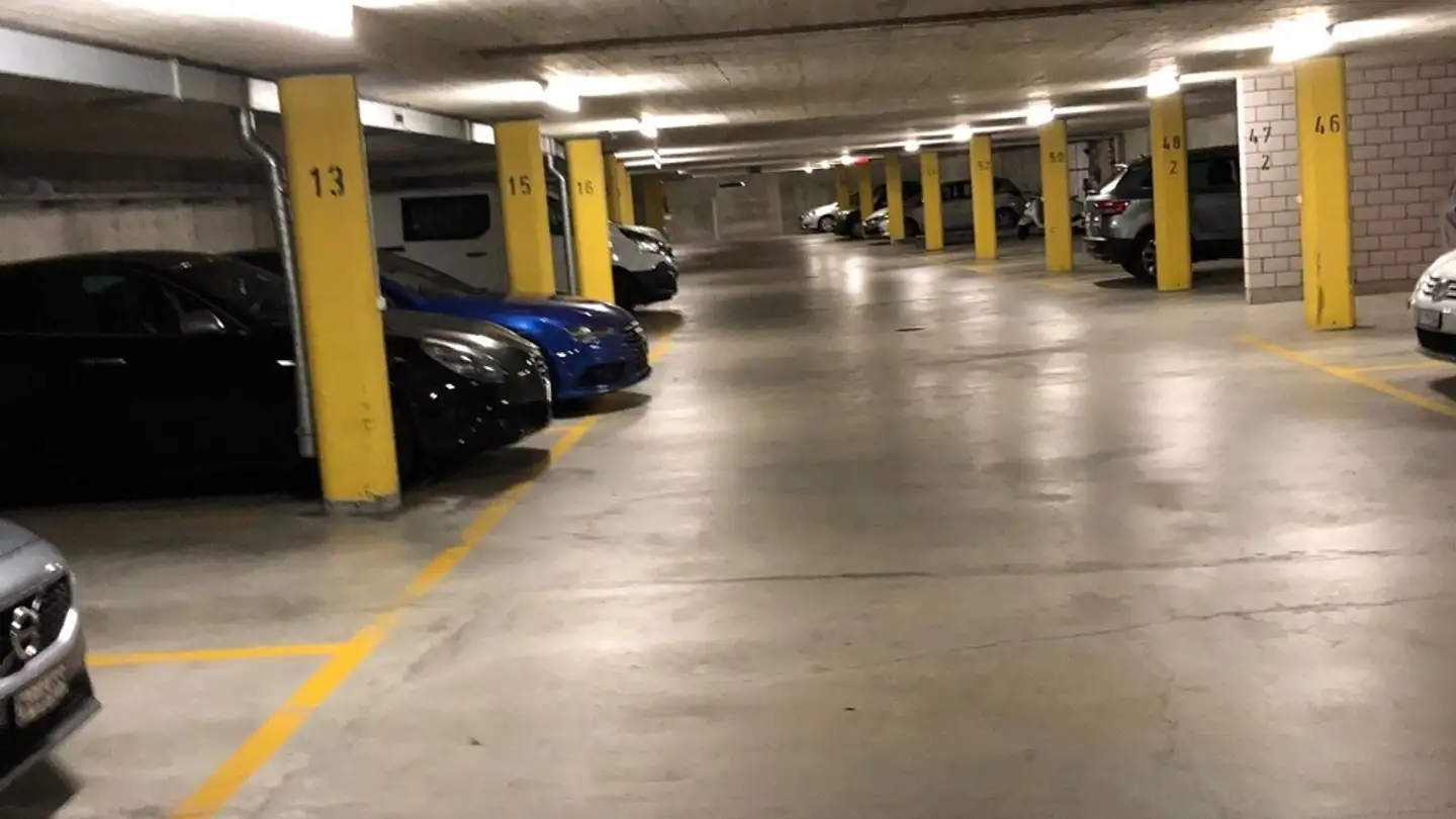 Parcheggio interno per moto in affitto - Wallisellerstrasse, 8152 Opfikon - Foto 2