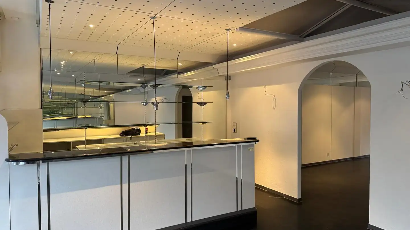 Arkade mieten - Rue Du Débarcadère / Ländtestrasse 47, 2503 Biel/Bienne - Foto 2