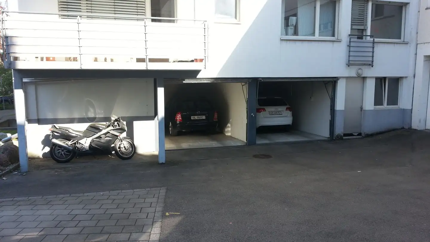 Parcheggio esterno in affitto - Friedheimstrasse 17, 8057 Zürich