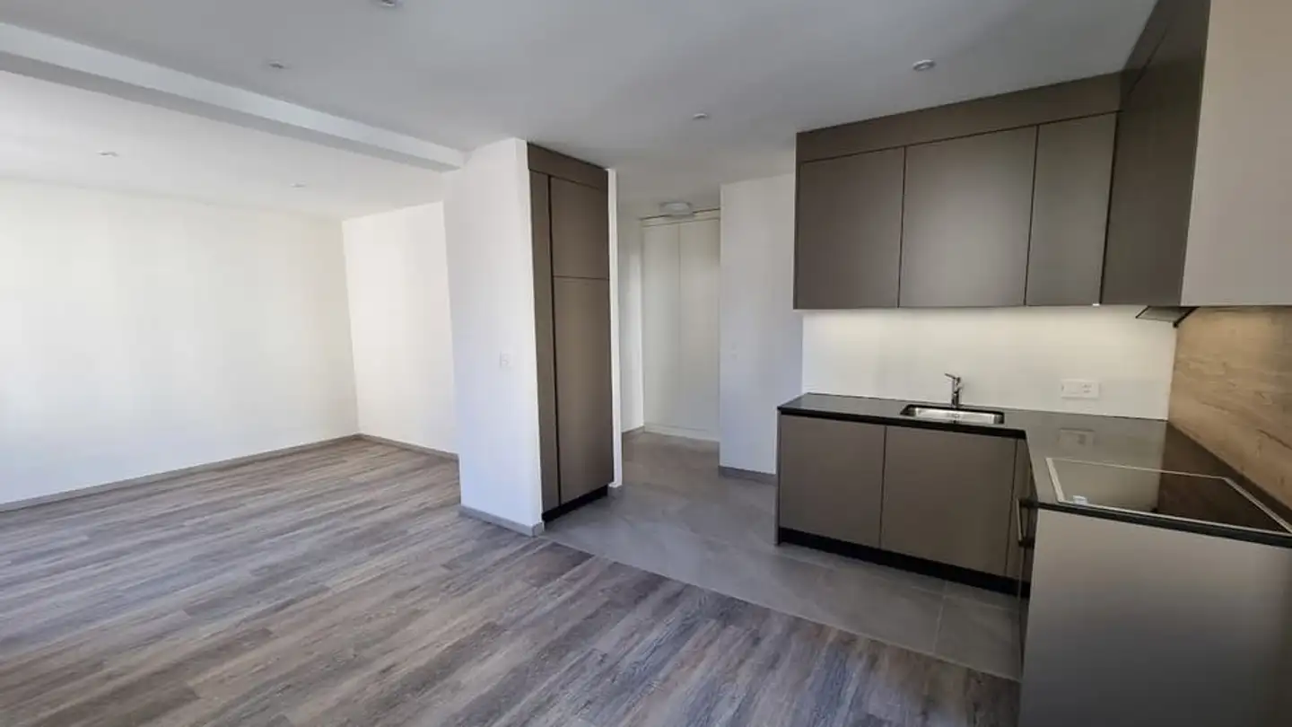 Apartment for rent - Avenue De La Gare 6, 2114 Fleurier - Photo 2