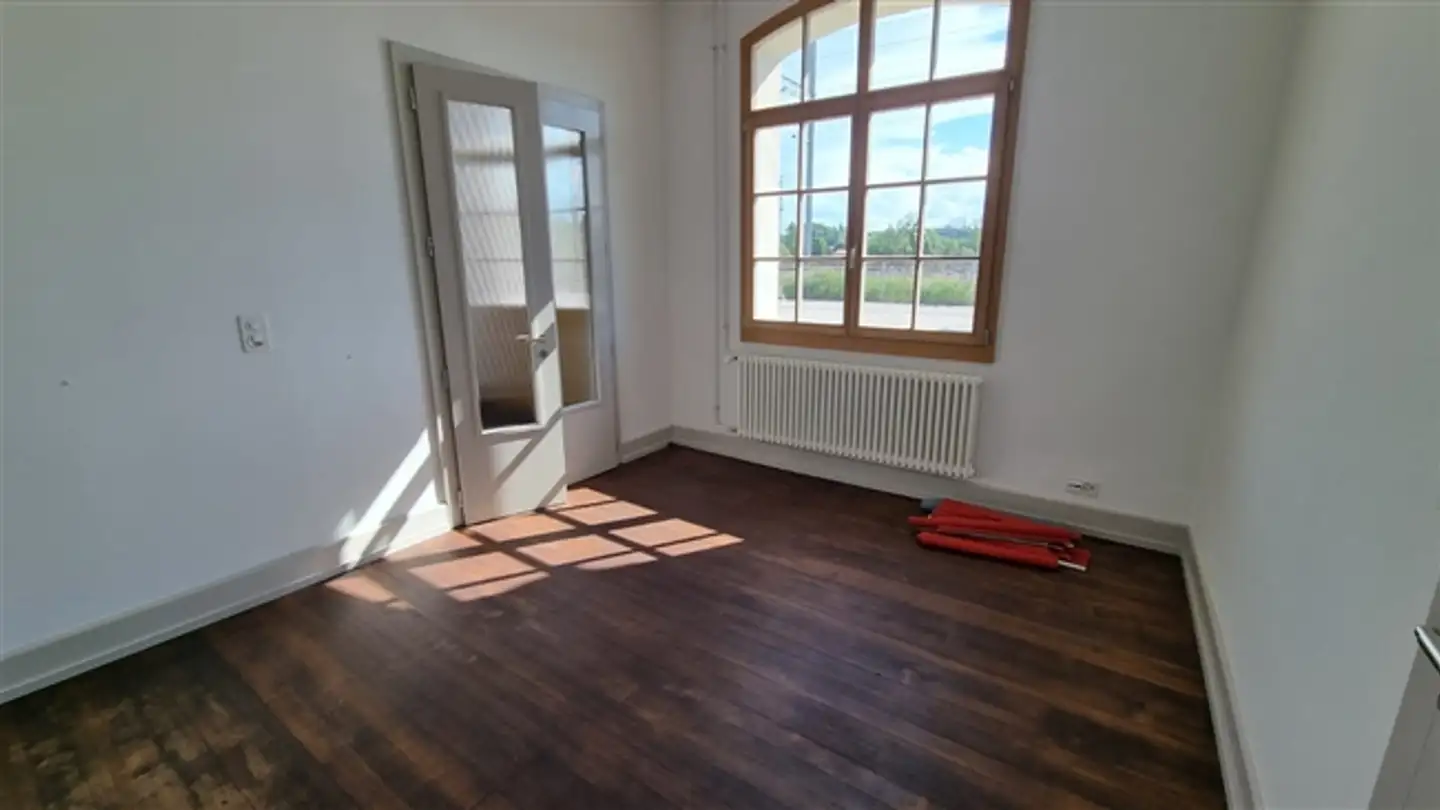 Spazio ufficio in affitto - Bahnhofstrasse 47, 1797 Münchenwiler - Foto 4