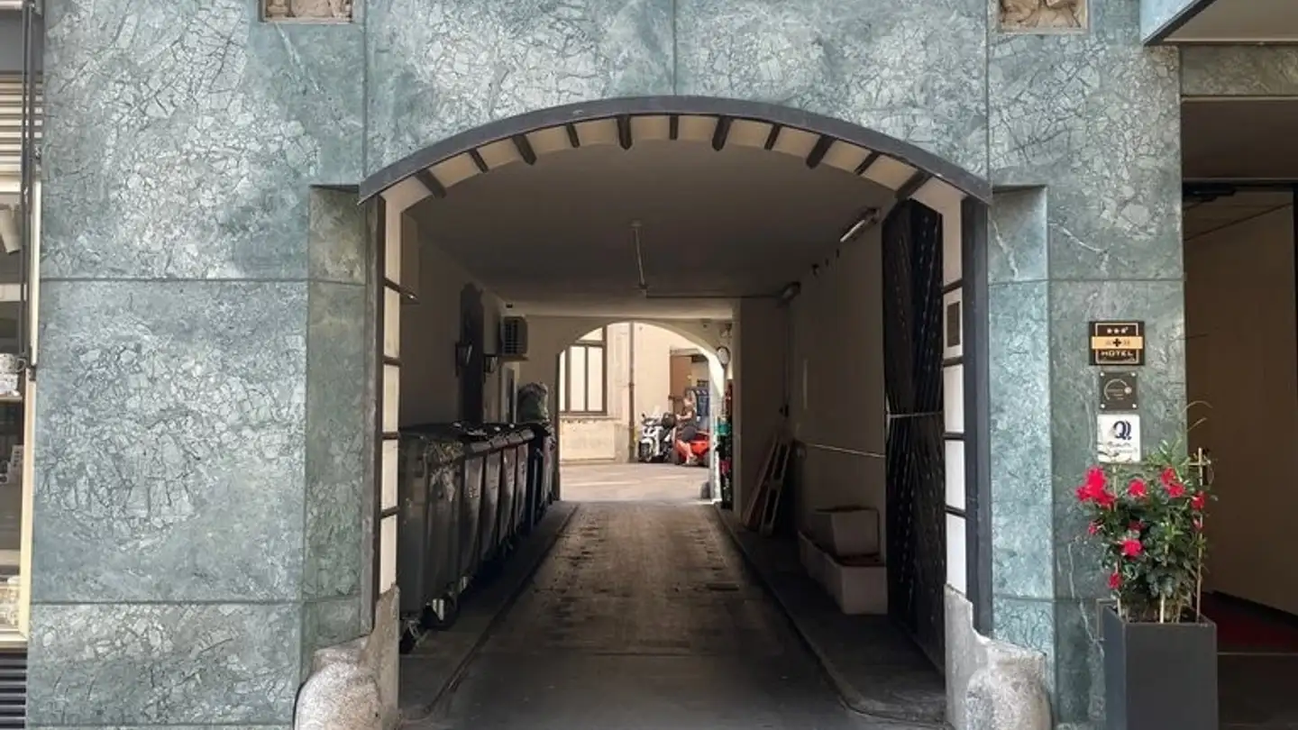 Outdoor parking space for rent - Löwenstrasse 32, 8001 Zürich - Photo 2