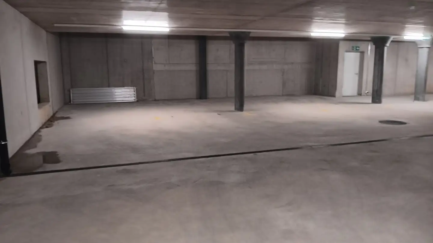 Underground parking space for rent - Viaduc Milavy, 1580 Avenches - Photo 2